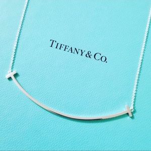 Tiffany T Smile Extra Large Smile Pendant in Silver